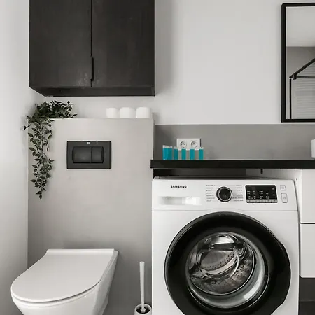 Mokotow Postepu Chic By Bookinghost 华沙