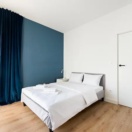 Mokotow Postepu Chic By Bookinghost