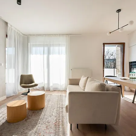 Mokotow Postepu Chic By Bookinghost